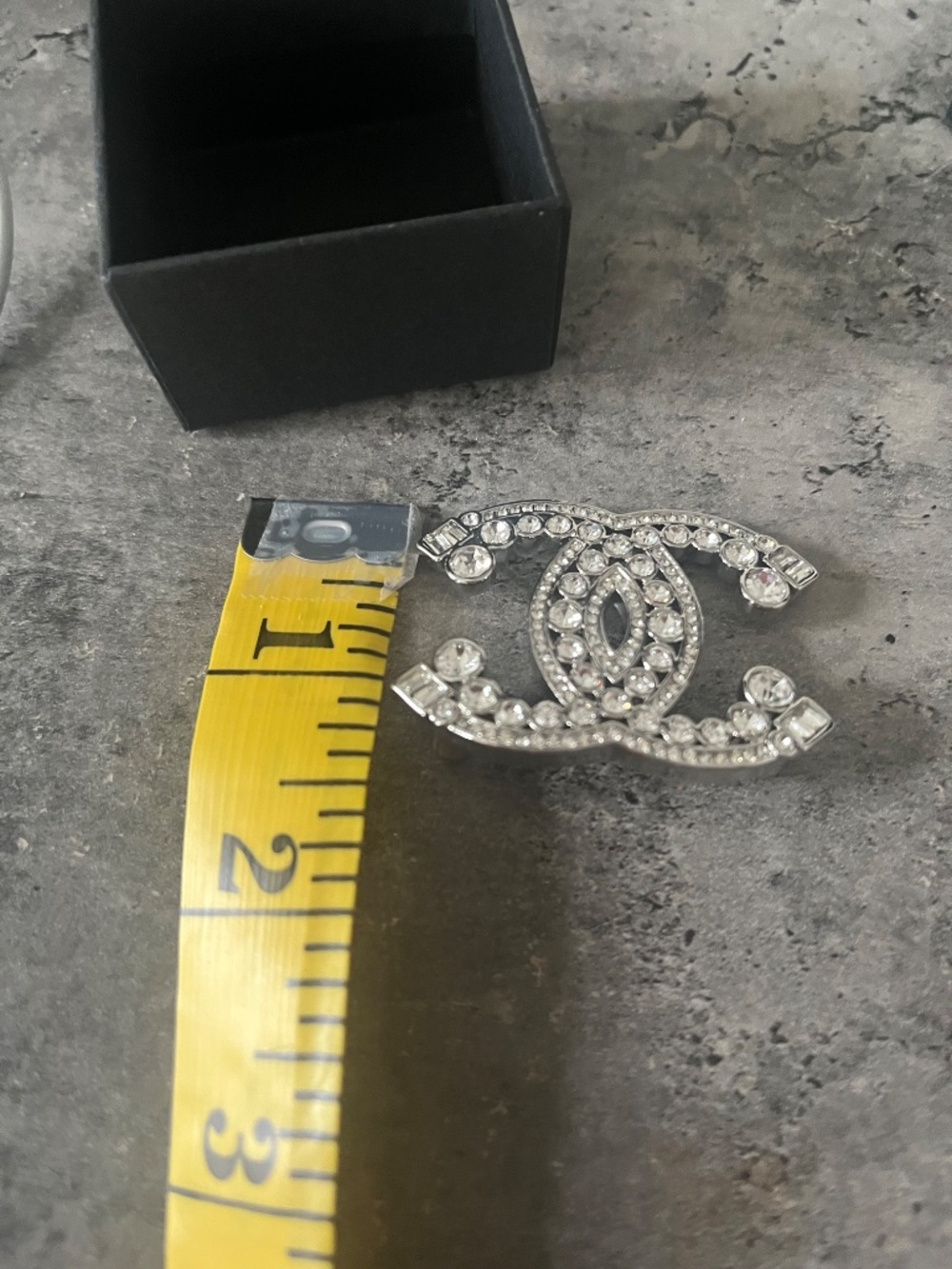Vintage Chanel Pin - Picture 4 of 4
